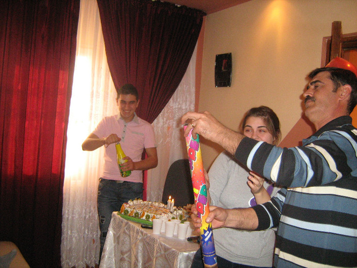 SE CHINUIA SA DESFACA..ERA RUPT,,,HA HA