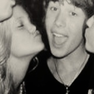 tumblr_m39adtyX121rqeyjvo4_250_001