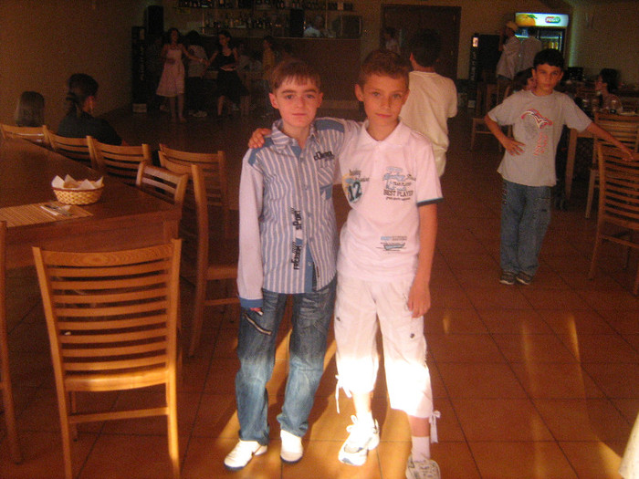 SI DANYY CU PRIETENUL