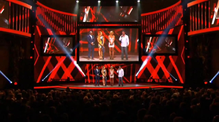 Demi Lovato joins X Factor USA judges on stage 27534