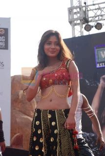 560476_440001172691493_1328505911_n - sara khan 8