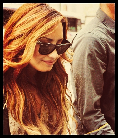 [se uita in jos] - x10_Special Delivery