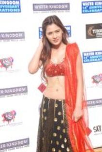 thumb_Sara%20Khan%20at%20Water%20Kingdom%20in%20Marve%20on%2027th%20May%202012%20(20)