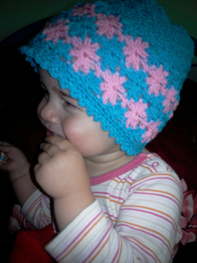 Caciulita cu model floral