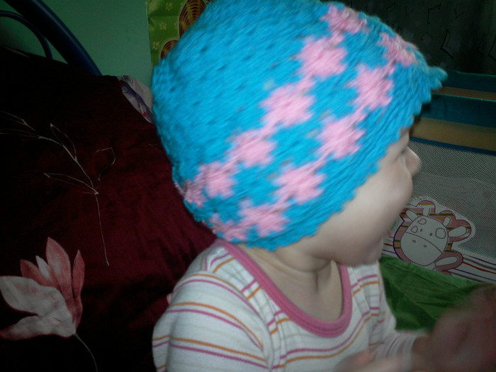 Caciulita cu model floral