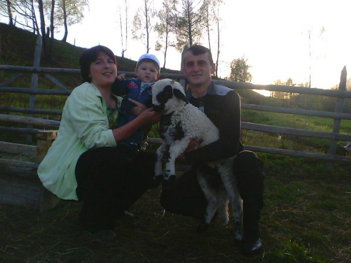 528721_111111382357783_100003767661912_51625_706243813_n