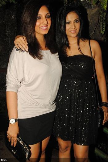 15 - DILL MILL GAYYE - SHONA At Na Bole Tum Na Maine Kuch Kaha 100 Episodes Bash