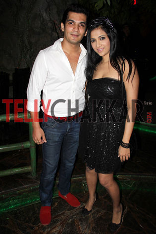 19 - DILL MILL GAYYE - SHONA At Na Bole Tum Na Maine Kuch Kaha 100 Episodes Bash