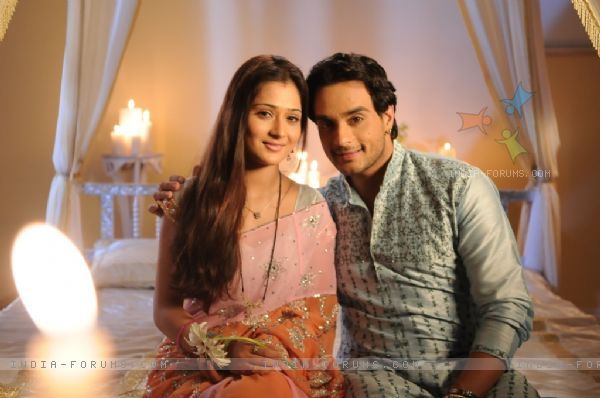 33351-lovely-couple-alekh-and-sadhna - sara khan