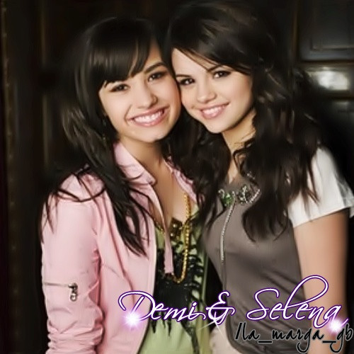 1247248292713_f[1] - selena and demi