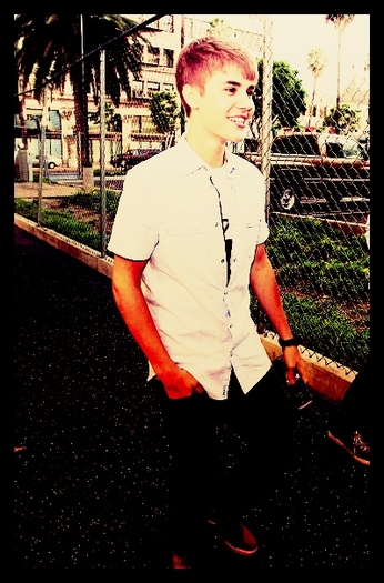 Cu placere! [se imbratisara si ei]