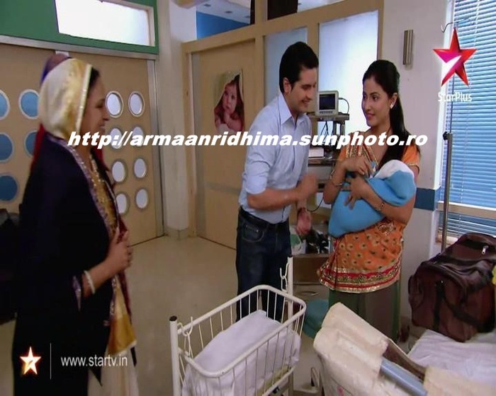 427588_367800366579638_936087805_n - xxAkshara Naitik and their babyxx