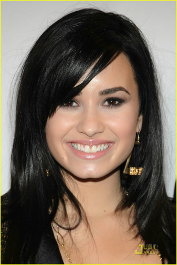 Demi-Lovato-demi-lovato-23368840-817-1222