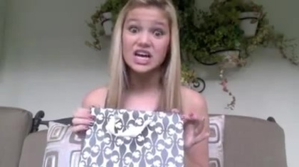 Olivia Holt facebook video january 2012 02060 - Olivia - Holt - Facebook - January - 2012  - oo5