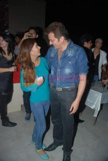 hpse_normal__219067845_Avinash Wadhwan, Sara Khan at Avinash Wadhwan bday bash in Andheri, Mumbai on - sara khan new foto