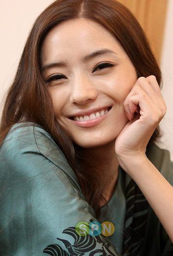 1 (8) - han chae young