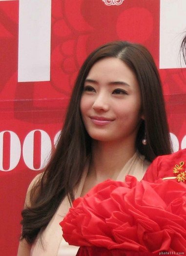 46121962_MKLABKPXO - han chae young