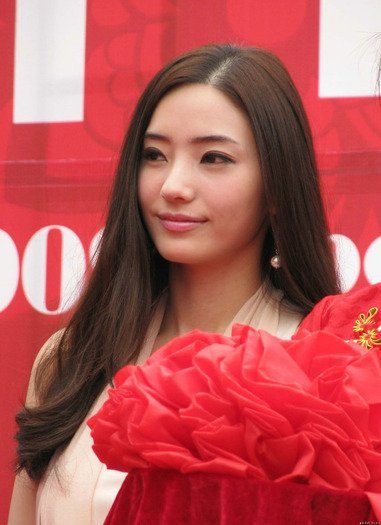 46121972_QYRISAUZO - han chae young
