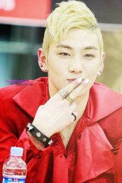 Oare,imi dadea mie pup....?[glm]