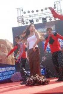 thumb_Sara%20Khan%20at%20Water%20Kingdom%20in%20Marve%20on%2027th%20May%202012%20(16) - sara khan 9