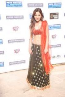 thumb_Sara%20Khan%20at%20Water%20Kingdom%20in%20Marve%20on%2027th%20May%202012%20(18) - sara khan 9