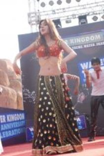 thumb_Sara%20Khan%20at%20Water%20Kingdom%20in%20Marve%20on%2027th%20May%202012%20(31) - sara khan 9