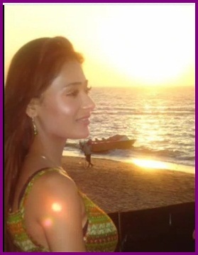 5-tile - SARA KHAN NEW PIC
