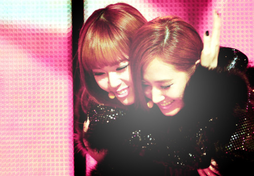 YulSica <3 . [Jessica & Yuri]