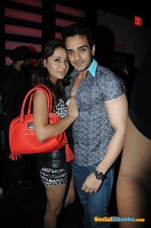 600746_442369209121356_1369336164_n - sara khan 9