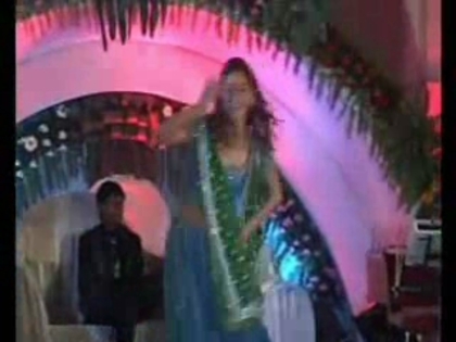 00_01_39 - SARA KHAN DANCE Sapna Babul Ka Bidaai Success In Romania