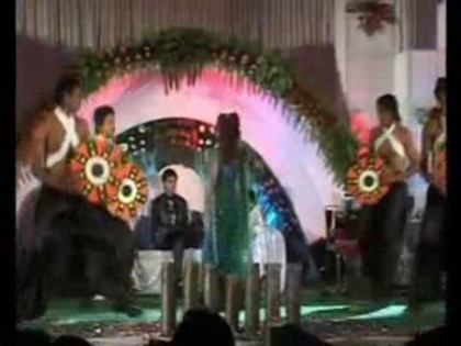 00_02_04 - SARA KHAN DANCE Sapna Babul Ka Bidaai Success In Romania
