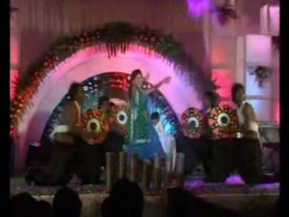 00_02_35 - SARA KHAN DANCE Sapna Babul Ka Bidaai Success In Romania