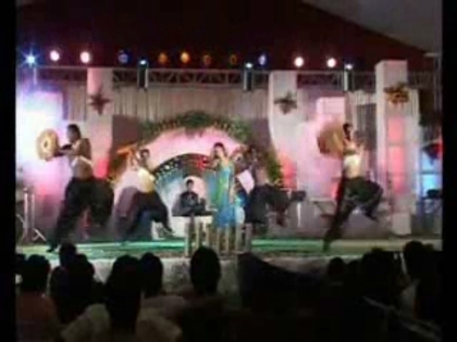 00_02_50 - SARA KHAN DANCE Sapna Babul Ka Bidaai Success In Romania