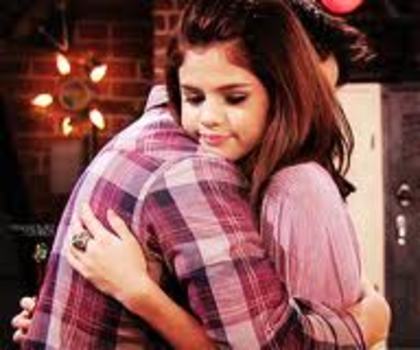HUG {sa zicem ca este Brenda akolo}
