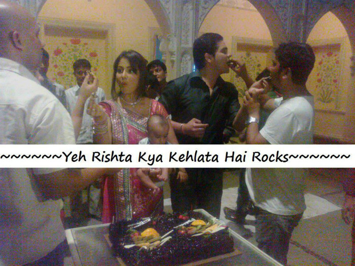 560674_362406213821591_43473563_n - Yeh Rishta Kya Kehelata Hai-900 episodes celebration