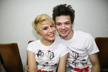 iubesc cuplul asta! - Lala Band