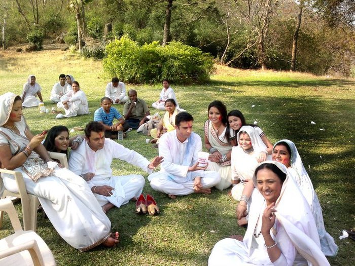 254265_218261391527630_3622406_n - Hina Khan