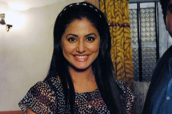 423001_360019794018455_1076170891_n - Hina Khan