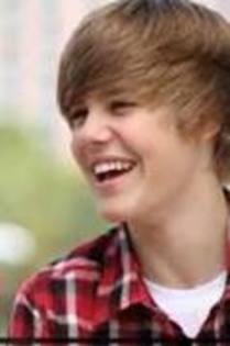 71110987_DYOGKWO - Justin Bieber