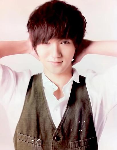 418978_163097507133447_100002995975956_239004_54705362_n_large - o Yesung o