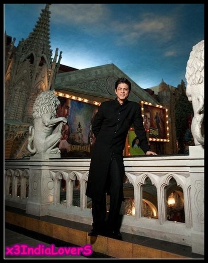 shahrukh-khan-latest-photoshoot-pics-2011-4