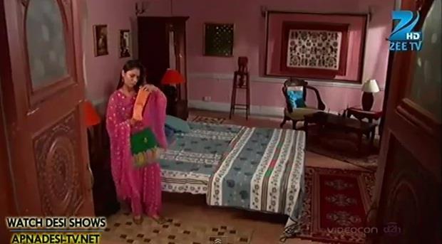 545093_297680513657840_165231201_n - sara khan10