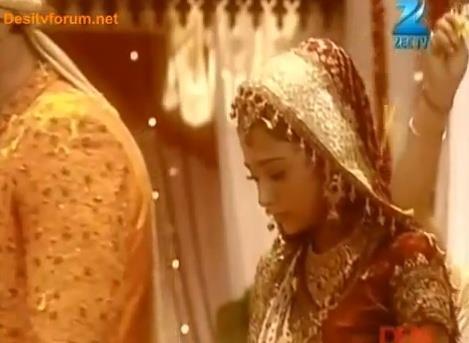 551837_297681143657777_27320824_n - sara khan10