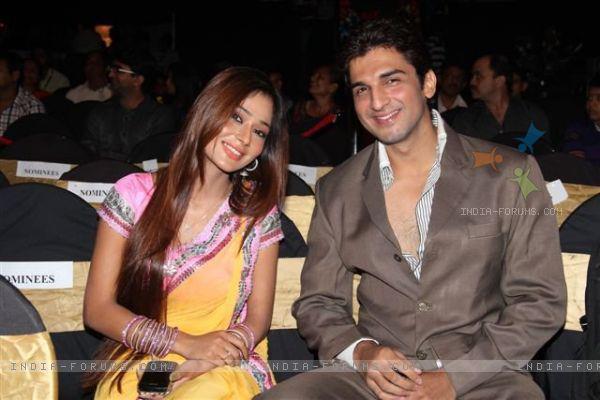 295066_297992283626663_100002476828719_651560_1002403718_n - ram milaye jodi
