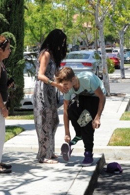 normal_005 - xX_Strolling with Justin in Calabasas