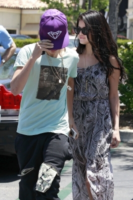 normal_035 - xX_Strolling with Justin in Calabasas