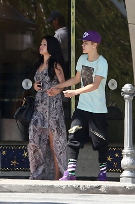 normal_045 - xX_Strolling with Justin in Calabasas