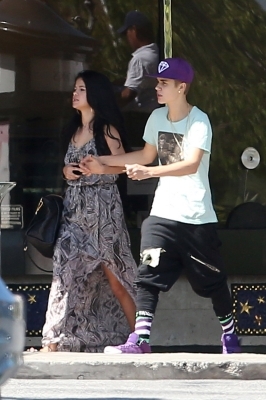 normal_047 - xX_Strolling with Justin in Calabasas