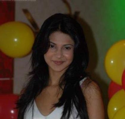 540498_236872873094621_100003157303250_436551_1304901902_n - jennifer winget 5
