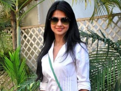 579758_236874019761173_100003157303250_436584_693971154_n - jennifer winget 5